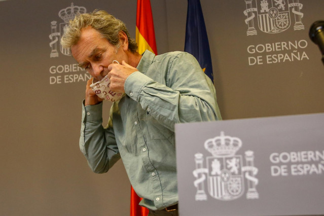 El director del Centro de Alertas y Emergencias Sanitarias (CAES), Fernando Simón a su llegada a una rueda de prensa para informar sobre el avance de la pandemia por COVID-19, a 17 de mayo de 2021, en Madrid (España). Durante la rueda de prensa, Simón ha