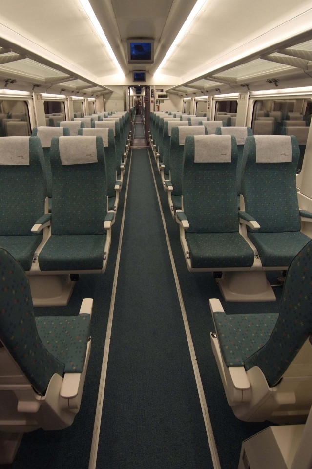 Archivo - Interior Tren Alva 130