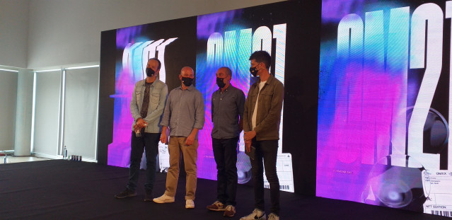 Carlos Domínguez 'Piti' y Joako Ezpeleta, de la organización de O Marisquiño, junto a los diseñadores Kike Besada y Marcos Mosquera, encargados del cartel de la edición de 2021.