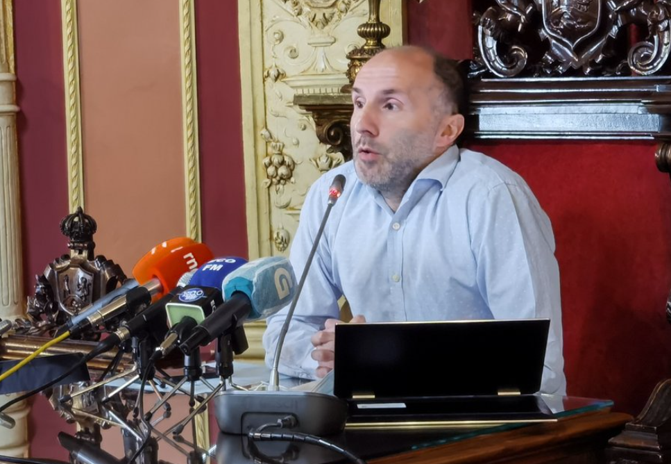 Jácome en rueda de prensa en una foto del Concello de Ourense