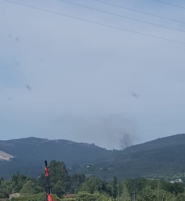 Incendio en Padru00f3n en una foto de@Incendiosgalic1