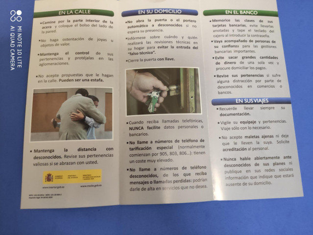 Anuncio de un detenido en Ourense por la Policía Nacional por estafa que se hacía pasar por odontólogo y ofrecía subvenciones para arreglos bucodentales.