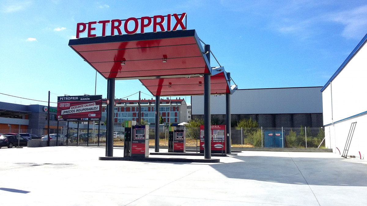 Archivo - Economía.- Petroprix adquiere las 9 gasolineras de la red Reposta y alcanza las 100 estaciones de servicio