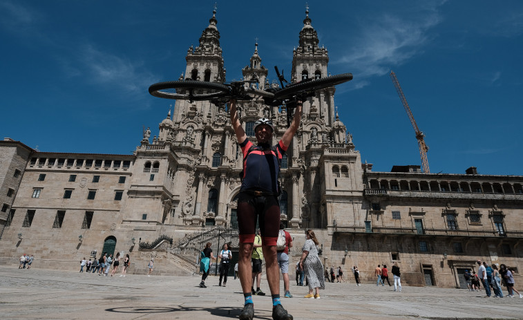 Correos se ocupa de tu mochila o de tu bicicleta durante el Camino de Santiago o la visita a la Catedral de Santiago
