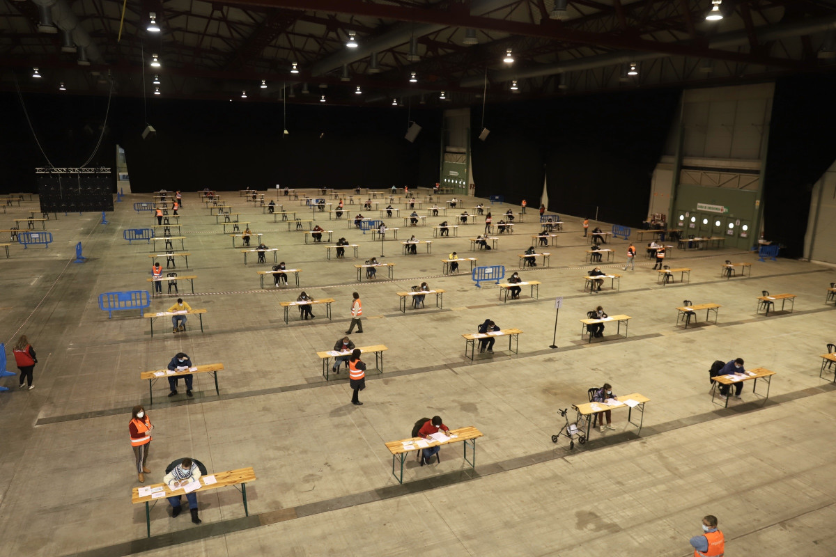 Archivo - El Recinto da Feira Internacional de Galicia de Silleda (Pontevedra), durante la oposición del Sergas correspondiente a la categoría de personal de servicios generales en el apartado de di