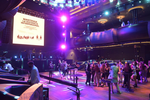 La Sala Pelícano durante la realización de una prueba piloto de la reapertura del ocio nocturno, a 12 de junio de 2021, en A Coruña, Galicia, (España). Con esta prueba, que se realizará en discotecas de diversas localidades de la región, tiene como objeto