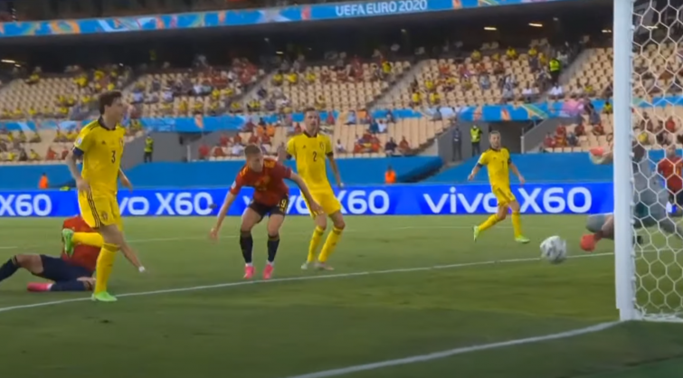 (Vídeo) La Eurocopa de España empieza con un indulto a la portería de Suecia (0-0)
