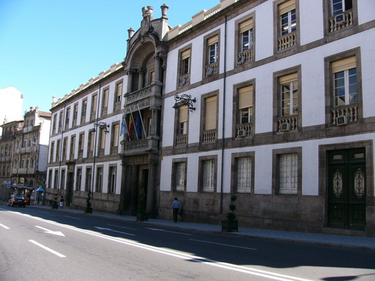 Toda la oposición en la Deputación de Ourense abandonó el Pleno acusando a Baltar Blanco de 