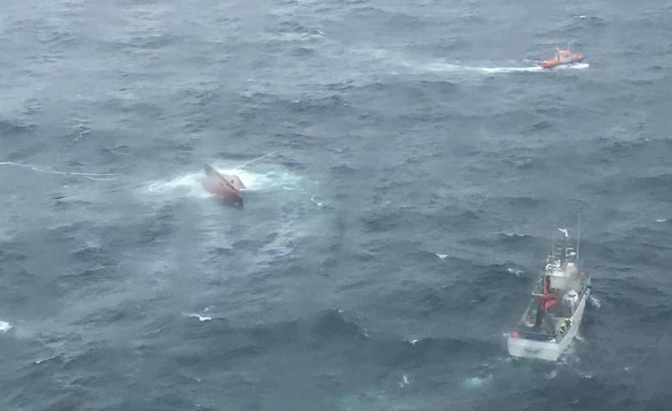Dos marineros del cerquero 'Sempre Güeto' fallecen en el naufragio de la embarcación en Cedeira