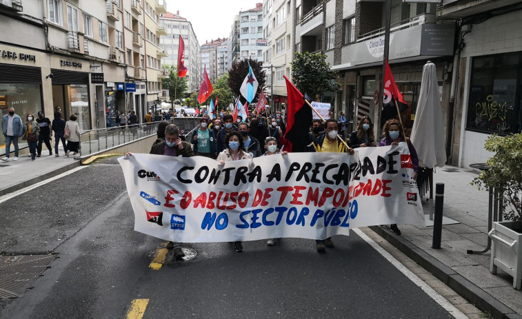 Cientos de funcionarios gallegos protestan en Santiago por la precariedad y la temporalidad de la Xunta