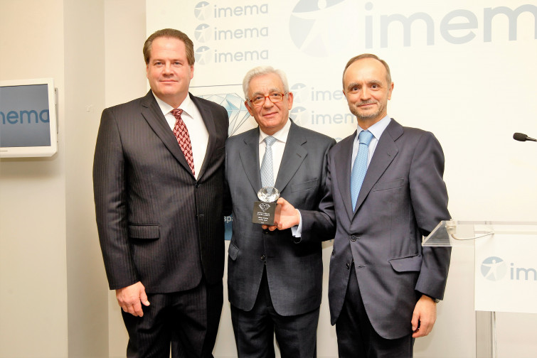 La ​Clínica IMEMA, dirigida por el gallego Dr. Eduardo López-Bran, ha sido acreditada para recibir el ARTAS Clinical Excellence