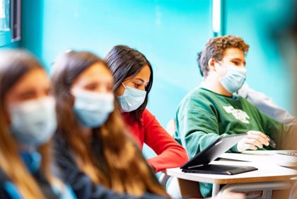 Luz verde de la EMA para vacunar a los alumnos de 12 a 17 años antes de que comience el curso 2021-22