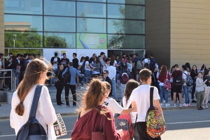 Solo los estudiantes Erasmus podrán pedir cita para vacunarse el lunes; 