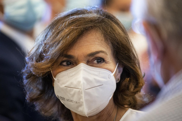 La vicepresidenta primera y ministra de la Presidencia, Relaciones con las Cortes y Memoria Democrática, Carmen Calvo, asiste al acto de entrega del Premio Azorín de Novela 2021 en el Hotel Westin Palace, a 28 de junio de 2021, en Madrid, (España). En est