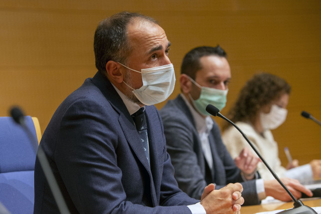 Comesaña y otras autoridades sanitarias en la rueda de prensa del comité clínico.
