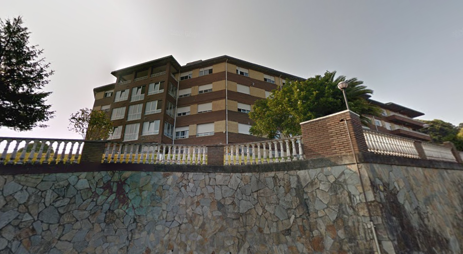 Exterior residencia garcu00eda hermanos betanzos