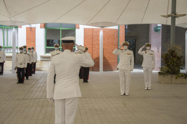 Pedro Cardona Suances toma posesión como nuevo comandante director de la Escuela Naval de Marín.