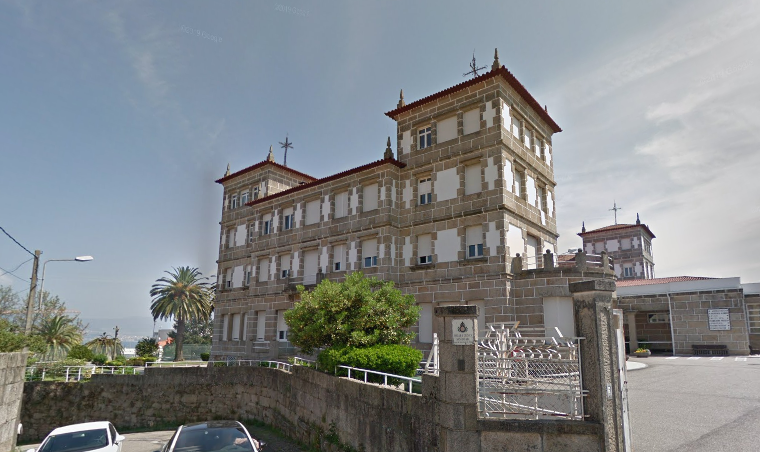Fogar e Clu00ednica de San Rafael de Vigo en una imagen de Google Street View