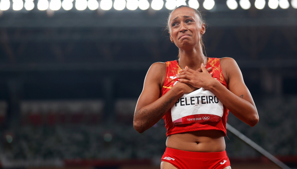 Ana Peleteiro llora tras conquistar el bronze olímpico