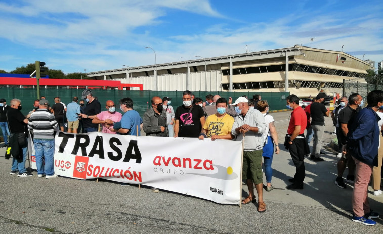 Largas esperas para el bus en Vigo debido a una huelga que los sindicatos ven un éxito y Vitrasa 