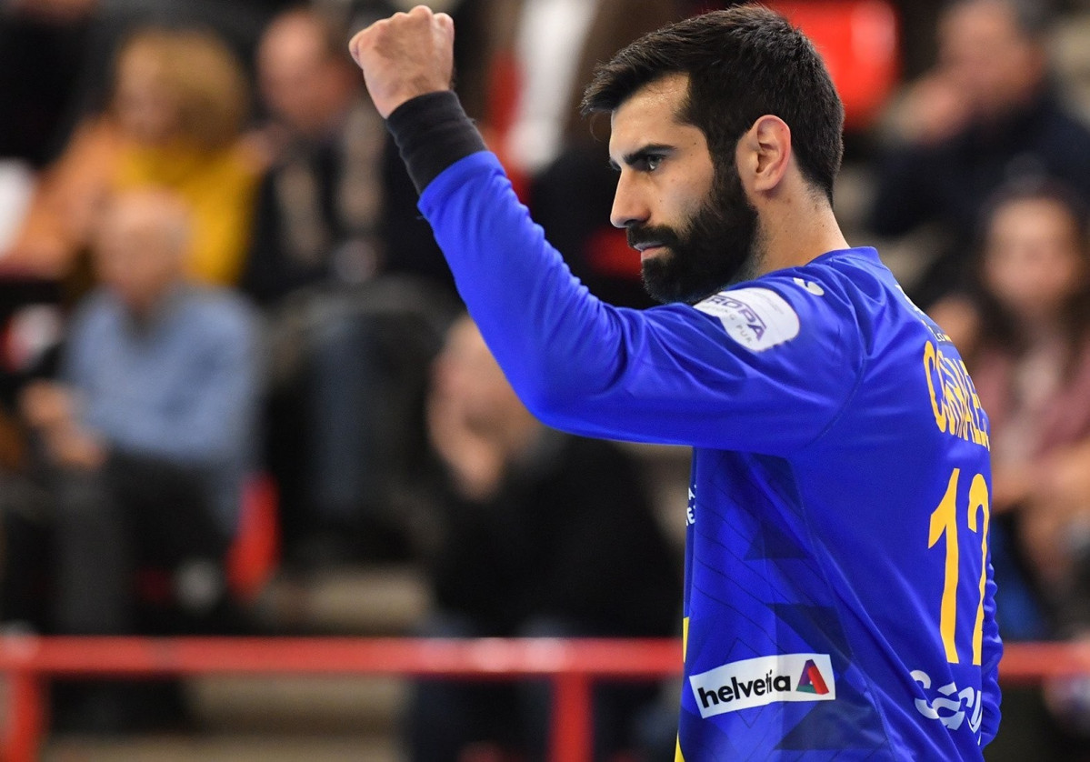 Rodrigo Corrales, durante un partido con la selección española de balonmano.