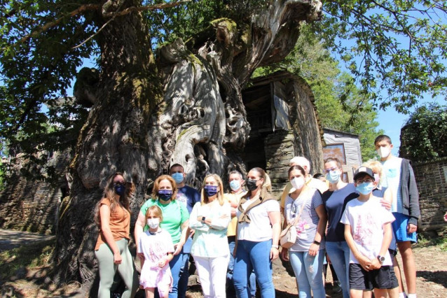 La exministra Ana Pastor en Triacastela.