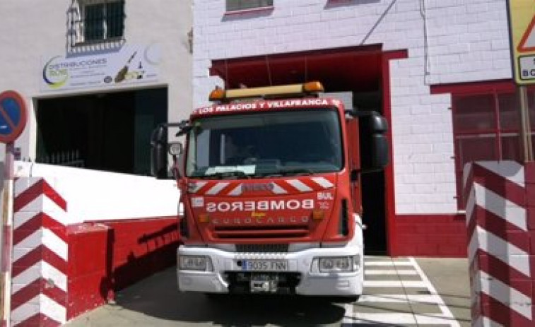 Un incendio en una vivienda afecta a una casa colindante en Agolada