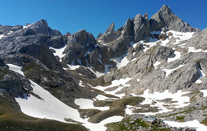Fallece un escalador gallego en Cabrales al descender el Jou de los Cabrones