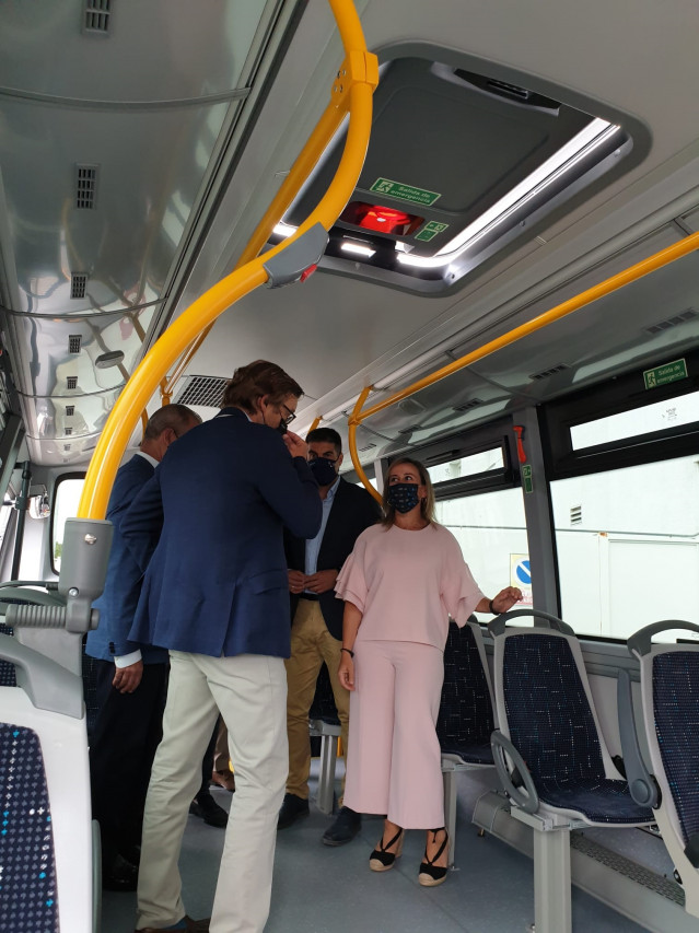 La conselleira de Infraestruturas, Ethel Vázquez, participa en el acto de presentación de la nueva flota de autobuses de la UTE Minho Bus-Gavilanes que presta el servicio de transporte público de la Xunta en la comarca de Ourense