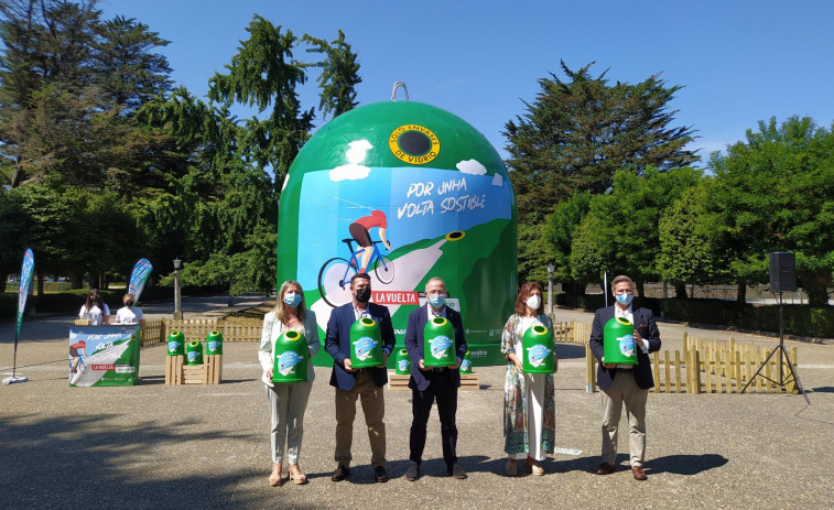 El contenedor de basura más gran del mundo está en la capital gallega para concienciarnos sobre el reciclaje