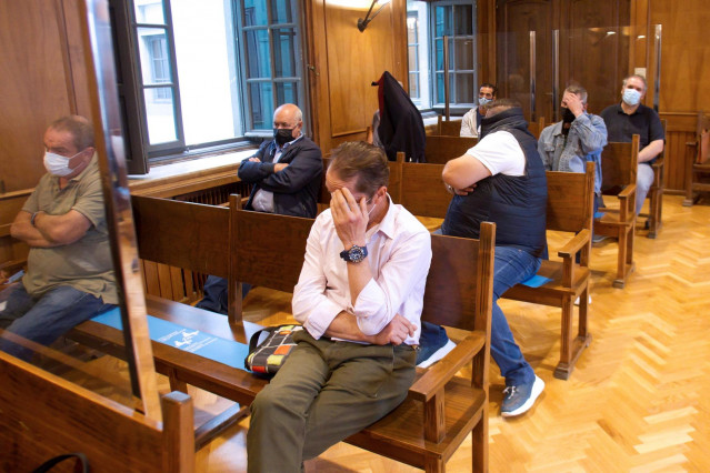 Vista de la Audiencia de Pontevedra, que juzga a las 21 personas relacionadas con el alijo de 1.700 kilos de cocaína intervenidos a bordo del remolcador Titán III, en agosto de 2018, entre las islas de Azores y Funchal.- EFE / Salvador Sas / POOL