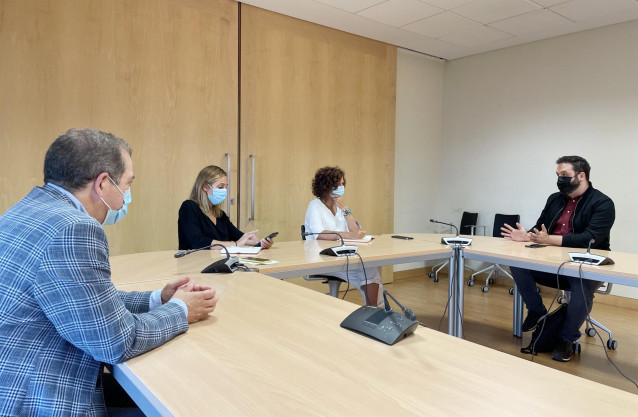 Hostelería Compostela se reúne con el grupo socialista