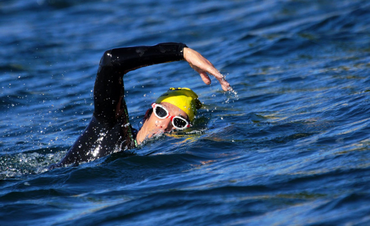 Especialistas recuerdan la importancia de que los nadadores protejan los ojos debajo del agua