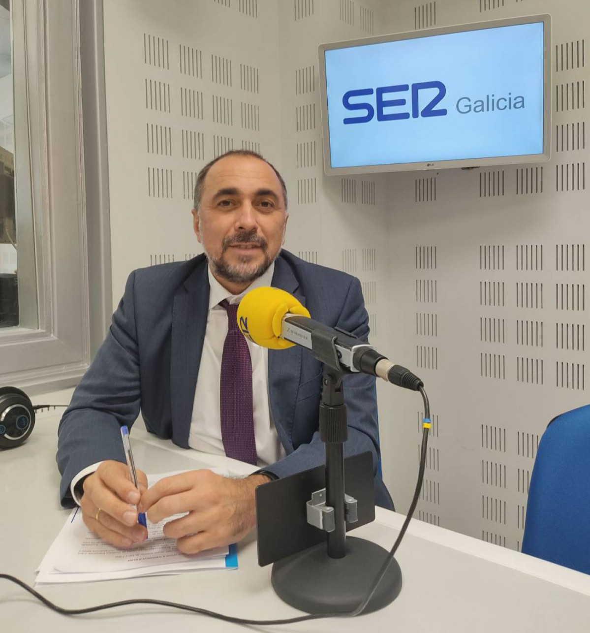 Comesañaa en Radio Galicia en una imagen de la SER