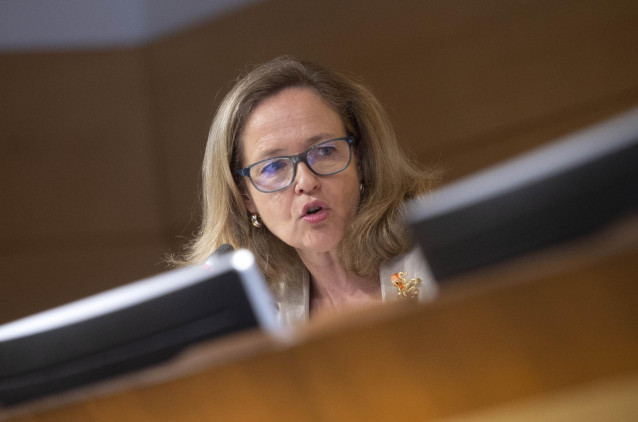 Archivo - La vicepresidenta primera y ministra de Asuntos Económicos y Transformación Digital, Nadia Calviño, interviene en la presentación del Marco de Bonos Verdes, a 28 de julio de 2021, en Madrid, (España). Los Bonos Verdes son títulos de deuda que se