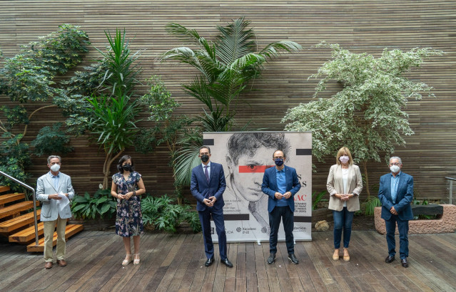 Presentación en Vigo de la muestra 'As miradas de Isaac', que podrá verse en la ciudad entre finales de septiembre y finales de noviembre, tras su paso por la Cidade da Cultura y la sede de Afundación en A Coruña.