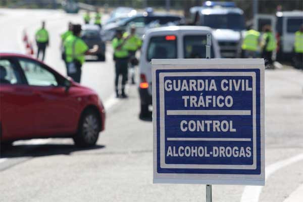 La DGT inicia una campaña especial de control de la tasa de alcoholemia y consumo de drogas al volante