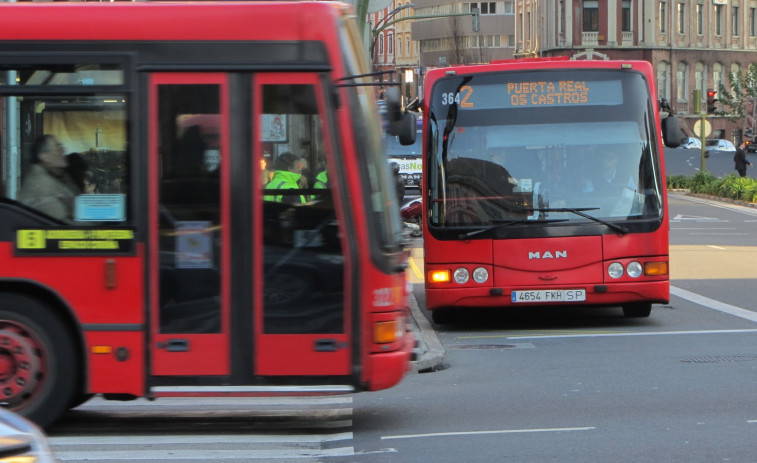 Galicia registra la mayor caída de usuarios de bus urbano en octubre