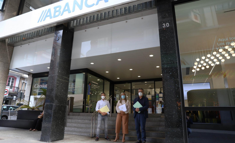 Vimianzo quita dinero de Abanca en protesta por el cierre de oficinas rurales ejecutado hoy