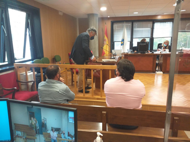 Juicio a dos responsables de una empresa por lesiones imprudentes y delito contra los derechos de los trabajadores, por el atropello de un empleado en la obra del túnel del AVE entre Redondela y Vigo.