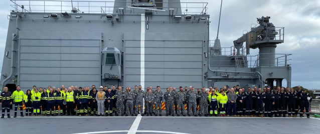 Participantes en las pruebas del segundo buque AOR en Australia