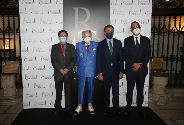 Los doctores Xosé Bustelo y César Serrano reciben los Premios Ramiro Carregal