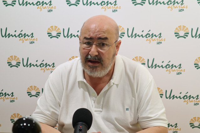 El secretario xeral de Unións Agrarias, Roberto García, en rueda de prensa