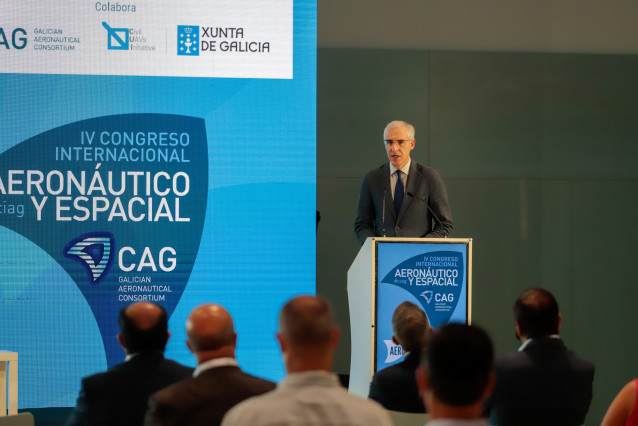 El vicepresidente económico y conselleiro de Economía, Empresa e Innovación, Francisco Conde, durante la clausura del IV Congreso Aeronáutico y Aeroespacial organizado por el Consorcio Aeronáutico Gallego en Vigo.
