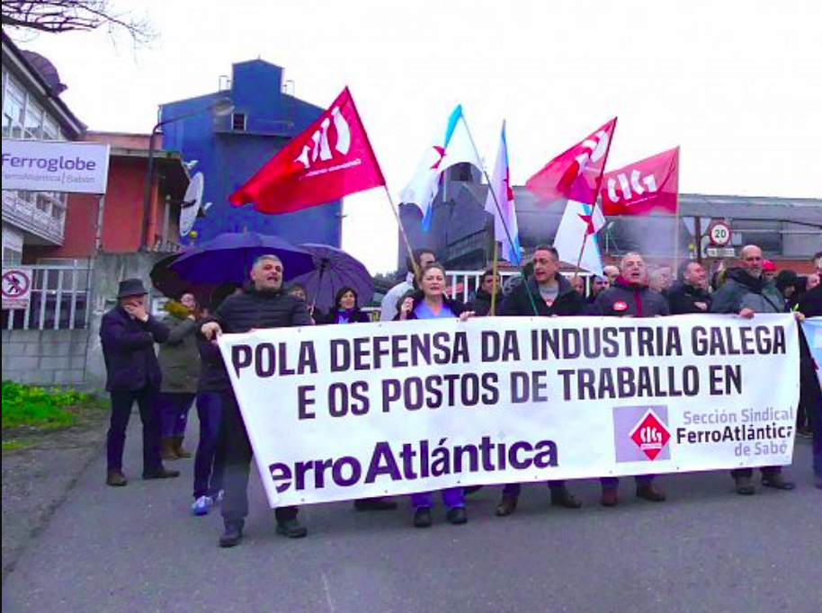 Protesta en FerroAtlantica en una foto de la CIG