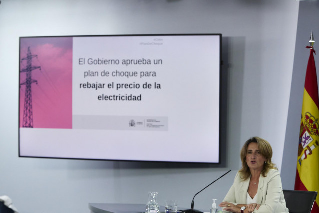 La vicepresidenta tercera y ministra de Transición Ecológica y Reto Demográfico, Teresa Ribera, en la rueda de prensa de ayer del Consejo de Ministros