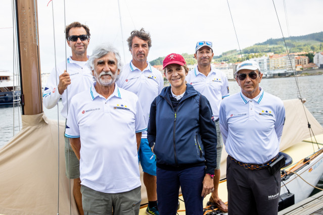 Visita de la infanta Elena al Xacobeo 6mR Europeans 2021 organizado por el Real Club Náutico de Sanxenxo