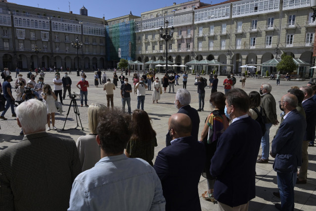 Concentración en repulsa por el crimen de una mujer en A Coruña