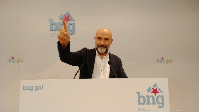 El diputado del BNG, Néstor Rego, en rueda de prensa