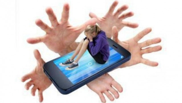 Una niña sufre 'grooming'